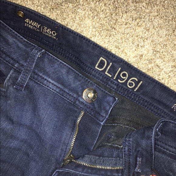 DL1961 dark denim Jeans size 26 - Picture 5 of 6